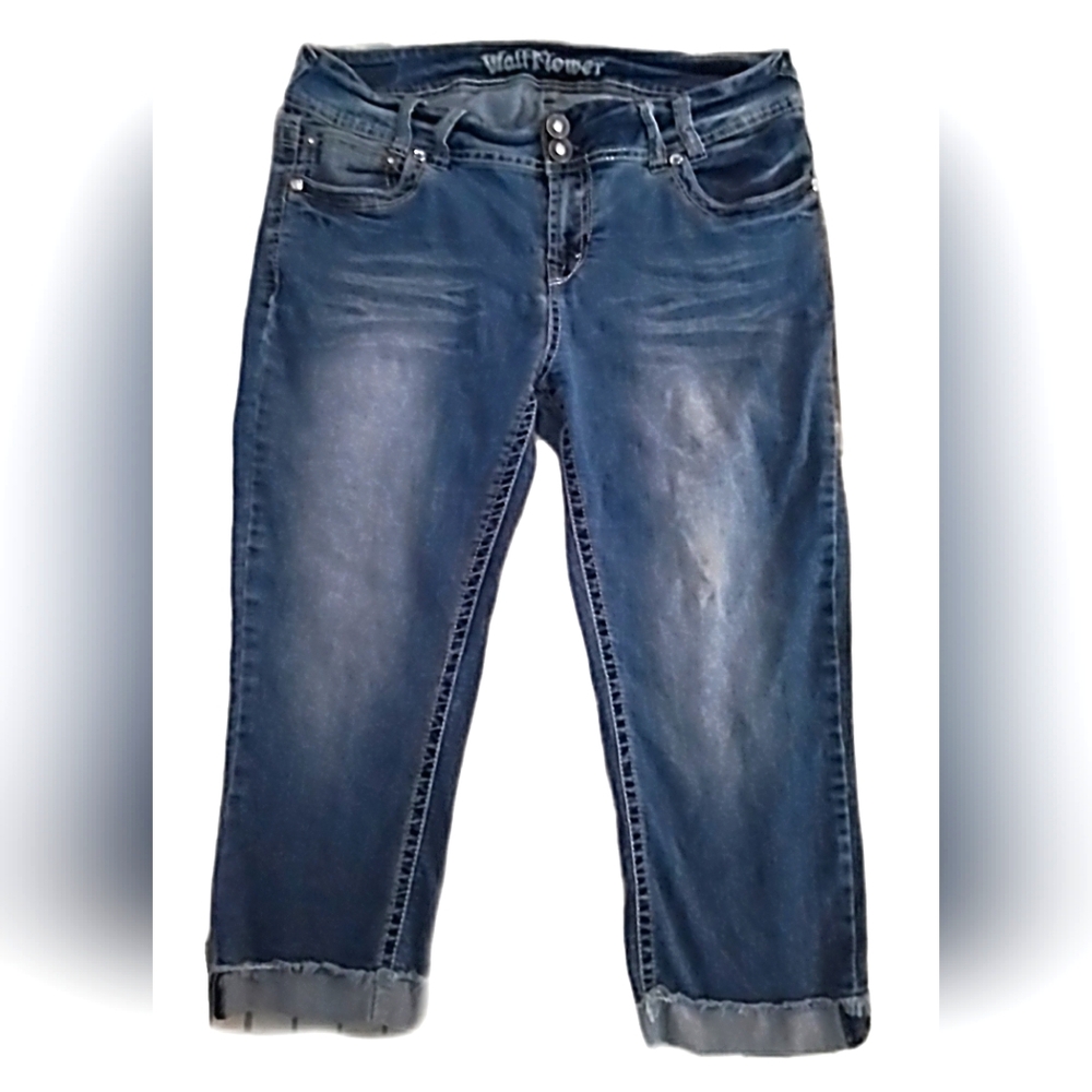 Wallflower Capris